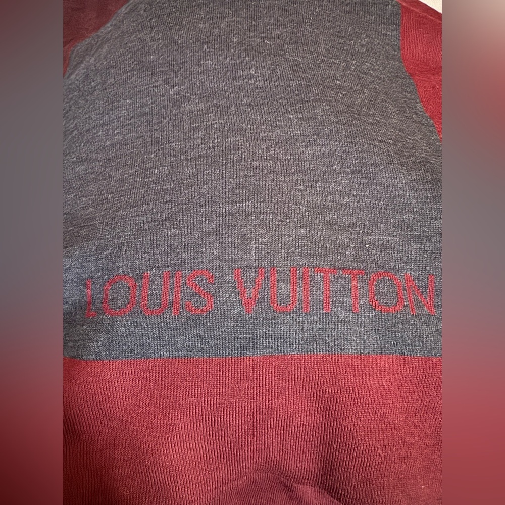 Louis Vuitton Men “V” Scarf 100% Wool